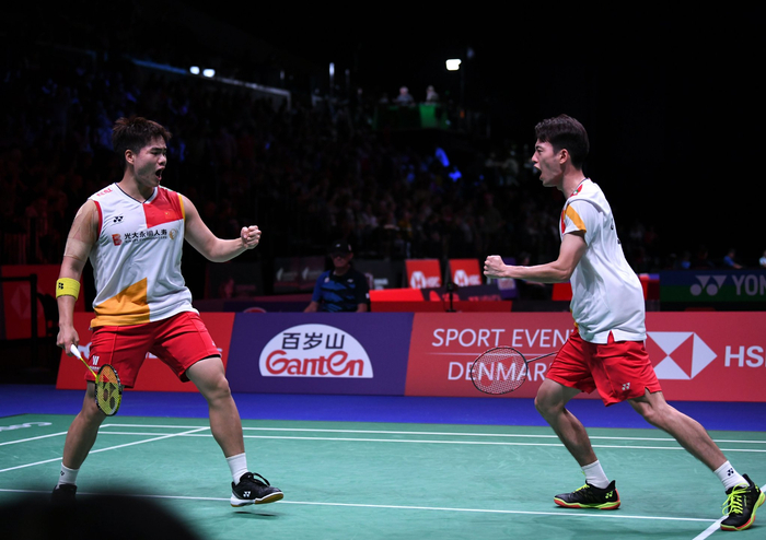 赢得桂冠 赢得桂冠