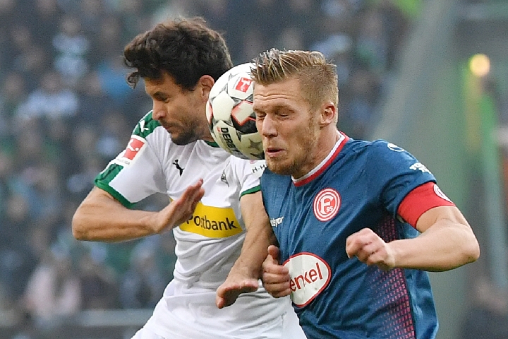 背后不仅是 背后不仅是